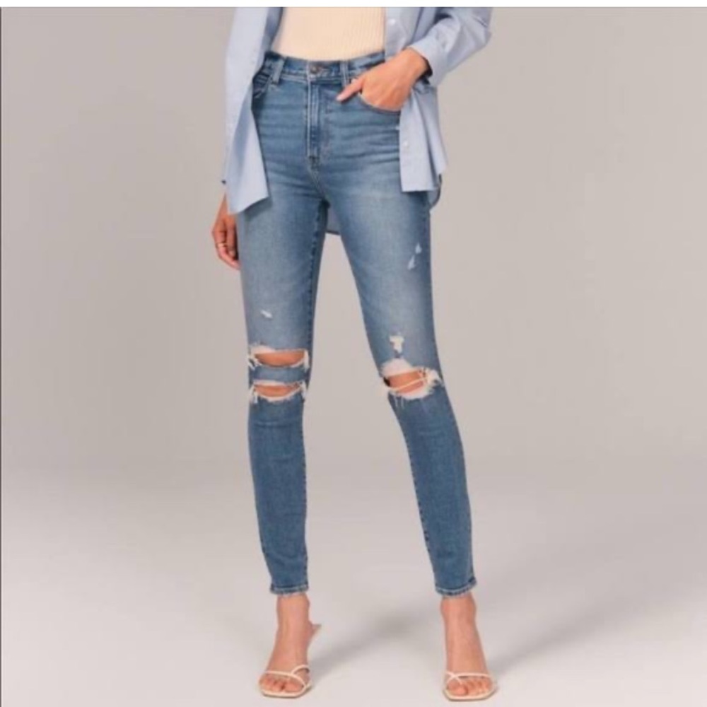 A & F the skinny high rise jeans